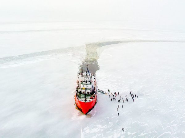 Polar Explorer Ice Breaker Experience - Imagem 4