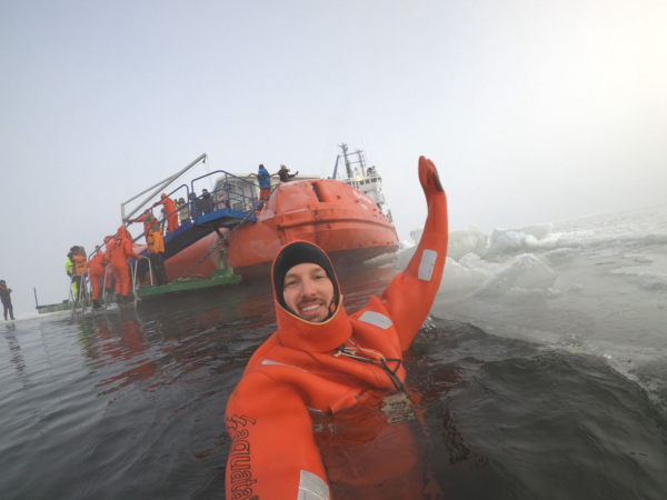 Polar Explorer Ice Breaker Experience - Imagem 8