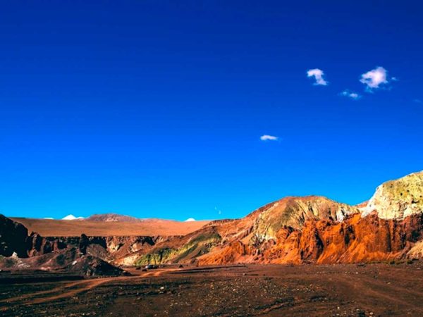 Montanhas no Vale do Arco-íris - Imagem 2