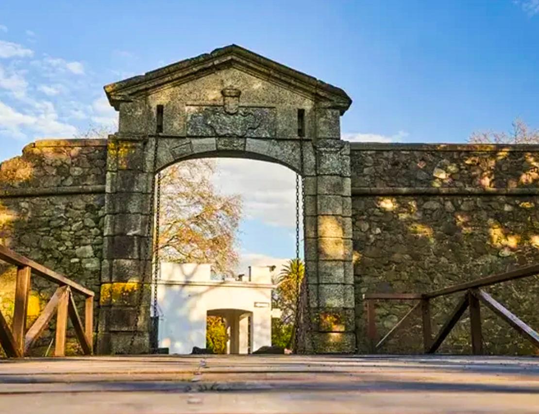 Day Tour Colonia del Sacramento Inesquecível - Uruguay
